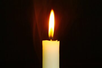 bright burn burnt candle